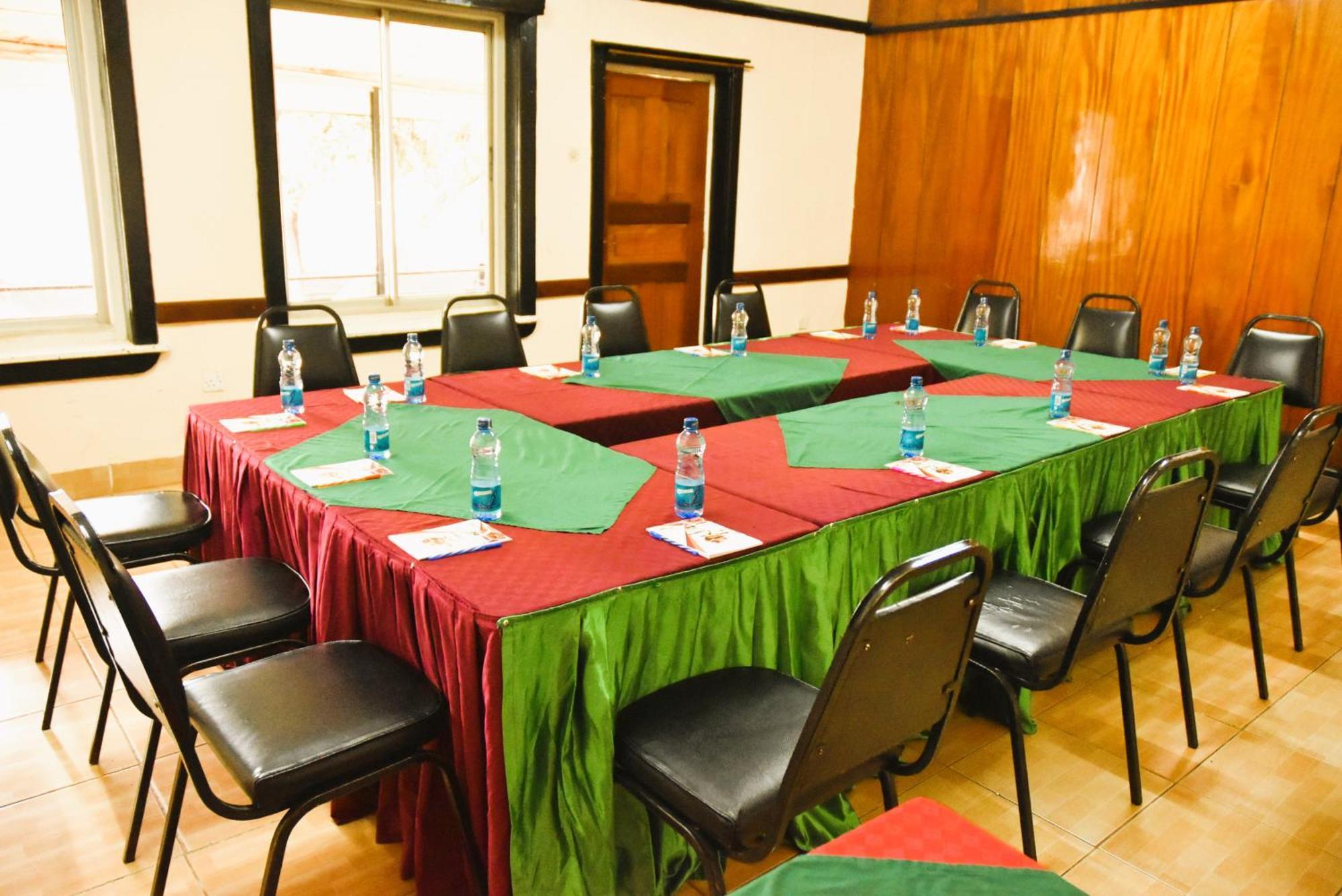 Wagon Wheel Hotel Eldoret Exterior foto